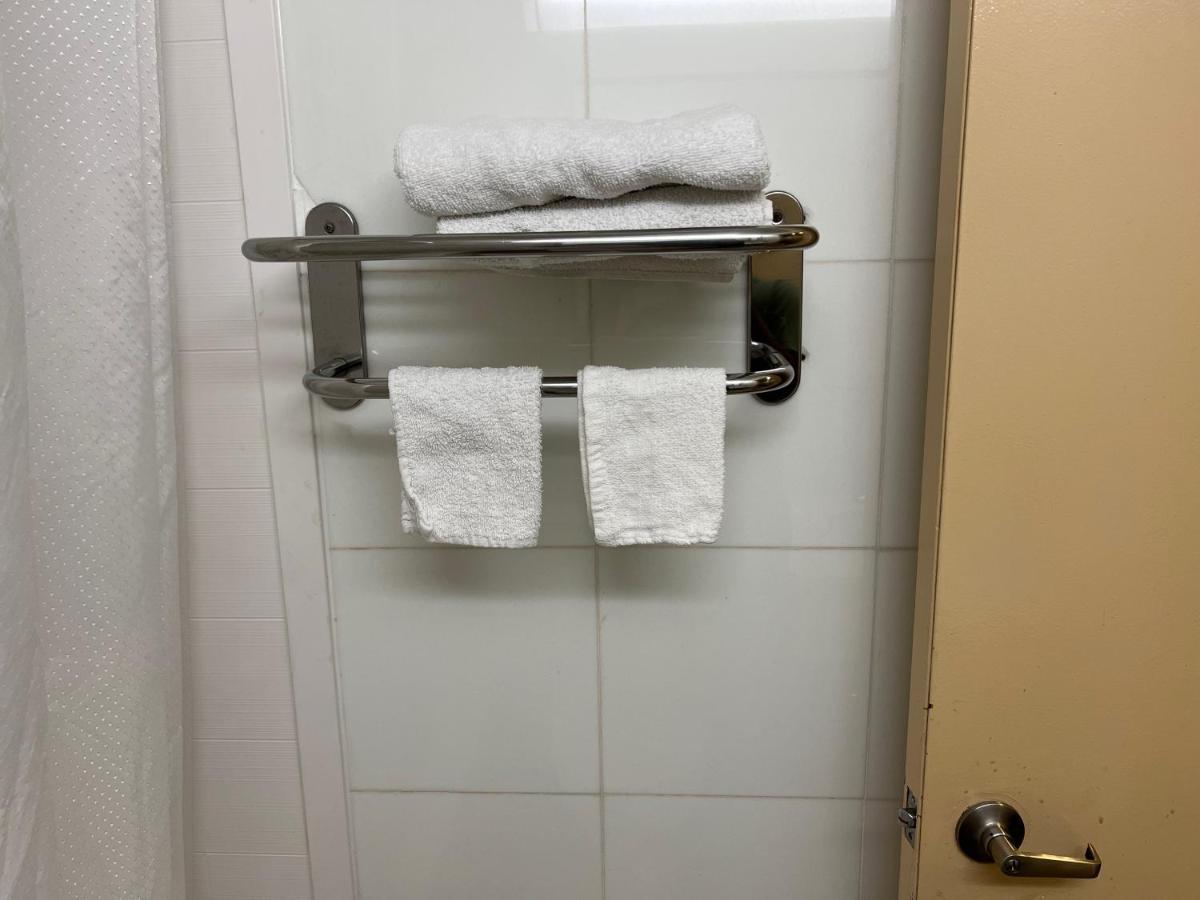 Atlantic Motor Inn Нью-Йорк Экстерьер фото