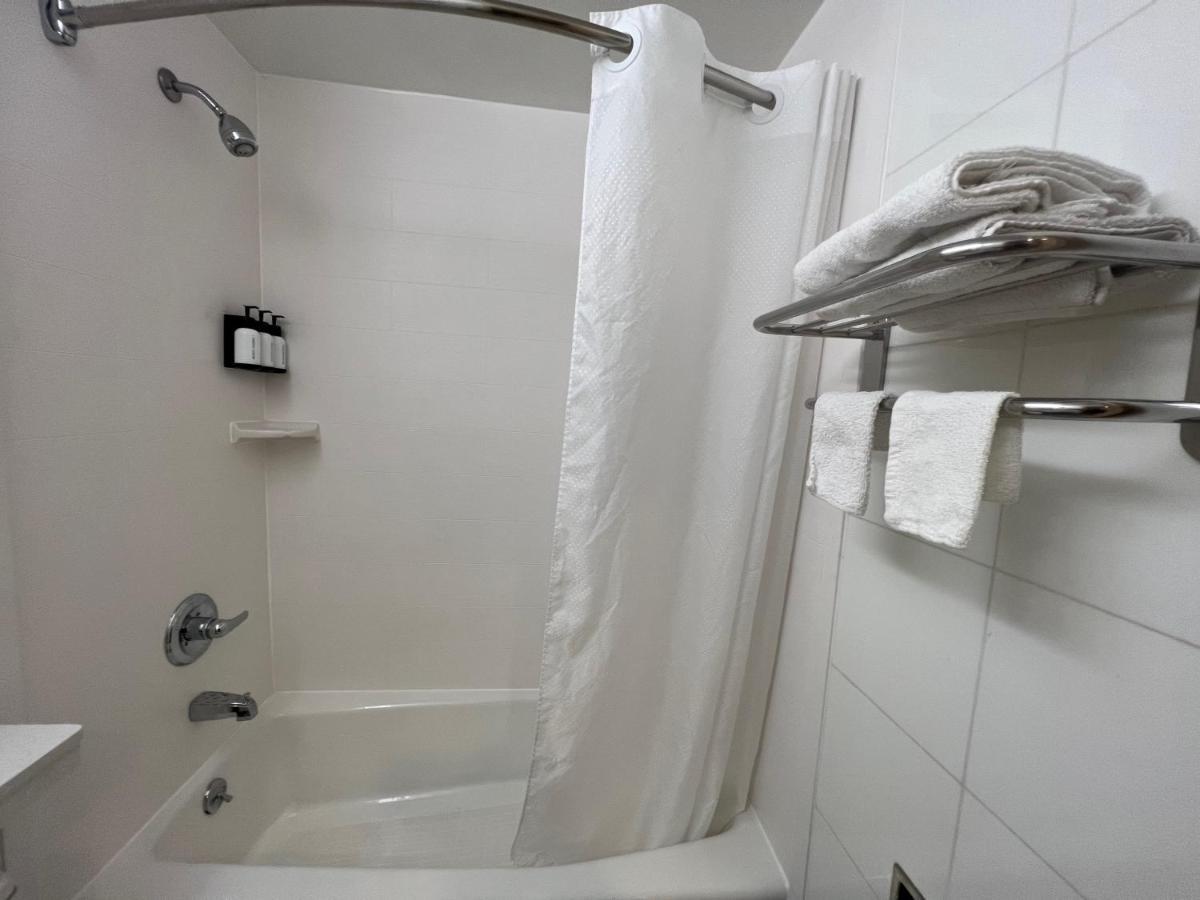 Atlantic Motor Inn Нью-Йорк Экстерьер фото
